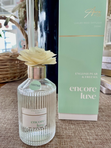 Aura & Co. English Pear & Freesia Diffuser