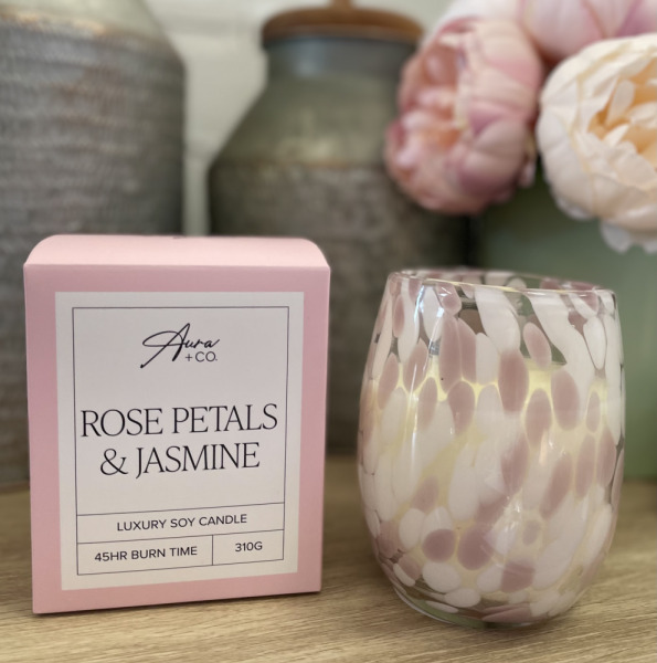 Aura & Co. Safari Rose Petals & Jasmine Candle
