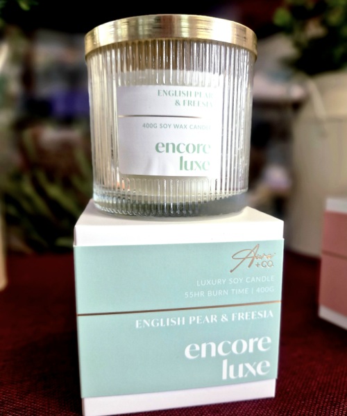 Aura & co. English Pear & Freesia